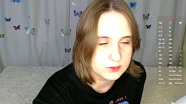 Snapshot of LightNea chatting on 20, 11, 2025 LightNea online show from 20, 11, 2025