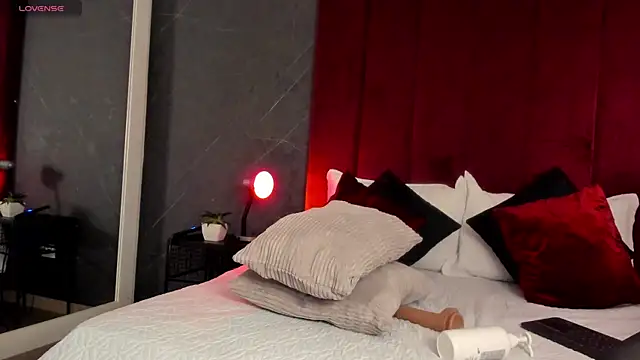 GinebraBelucci online show from 15, 11, 2025