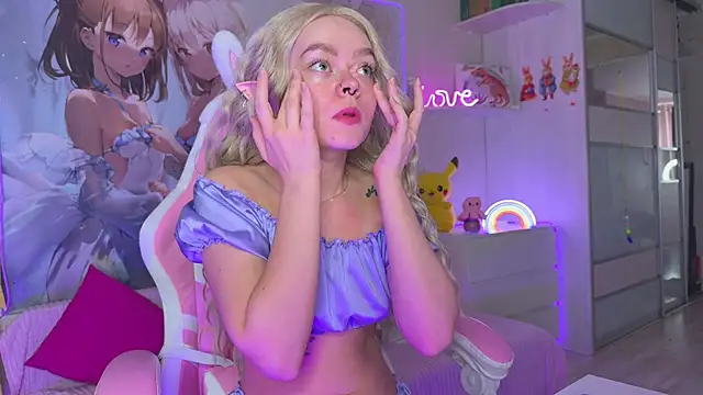 CheekySashaCharm online show from 4, 4, 2026