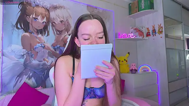 Snapshot of CheekySashaCharm chatting on 3, 5, 2026 CheekySashaCharm online show from 3, 5, 2026
