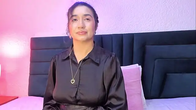 VictoriaRouge  online show from 11, 5, 2026
