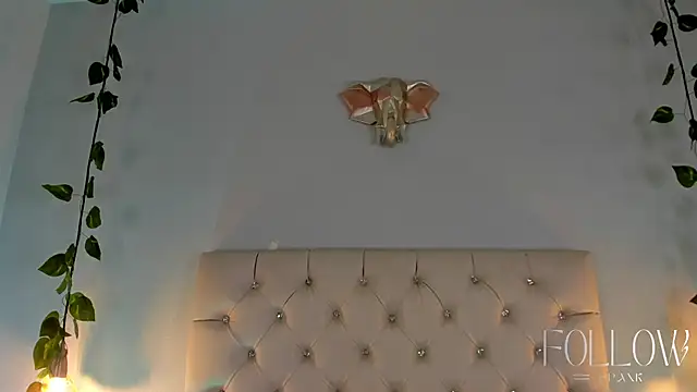 GabrielaSuarez  online show from 13, 5, 2026