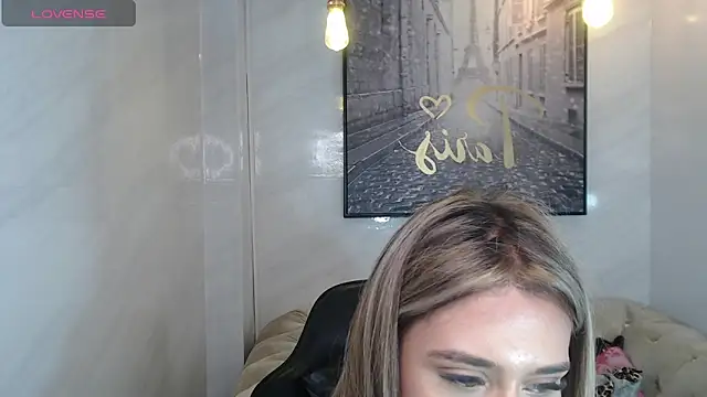 Snapshot of Evy_Luxx_v chatting on 29, 5, 2026 Evy Luxx v online show from 29, 5, 2026