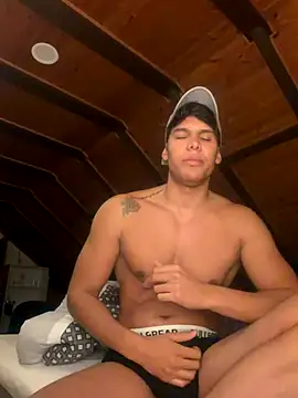 Snapshot of FerrariDadey69 chatting on 13, 11, 2025 FerrariDadey69 online show from 13, 11, 2025