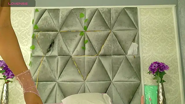 Miaa Grace  online show from 14, 2, 2026