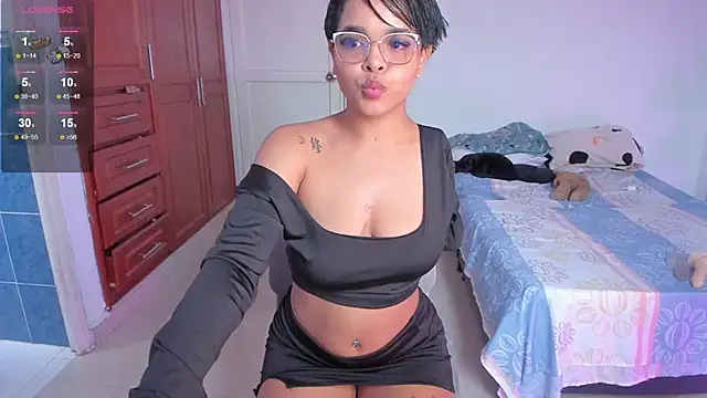 Snapshot of Tatiana-Jaaramillo chatting on 17, 4, 2026 Tatiana-Jaaramillo online show from 17, 4, 2026