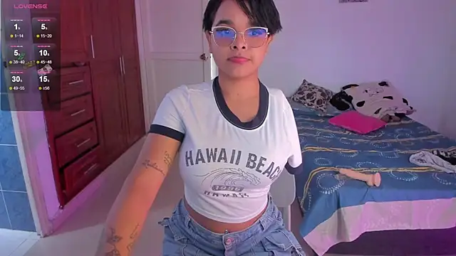 Snapshot of Tatiana-Jaaramillo chatting on 19, 4, 2026 Tatiana-Jaaramillo online show from 19, 4, 2026