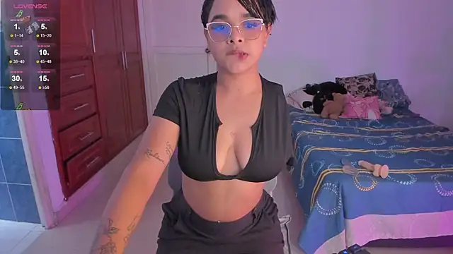 Snapshot of Tatiana-Jaaramillo chatting on 21, 4, 2026 Tatiana-Jaaramillo online show from 21, 4, 2026