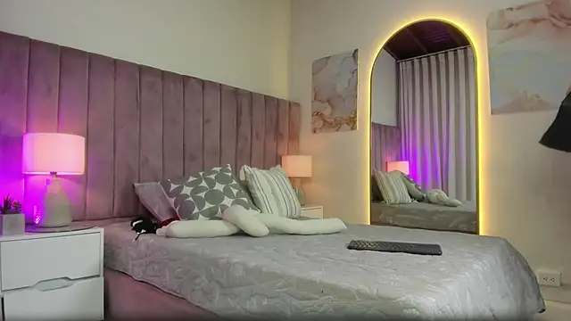 Valentino moretti online show from 12, 2, 2026