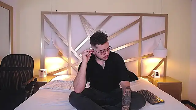 Ethan Greys online show from 3, 12, 2025