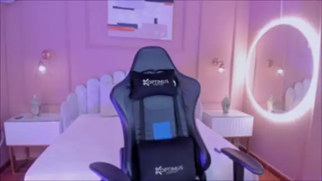 Snapshot of valery_sofia05 chatting on 14, 11, 2025 valery sofia05 online show from 14, 11, 2025