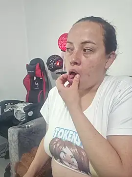 Snapshot of Rouse_hot_ chatting on 15, 11, 2025 Rouse hot online show from 15, 11, 2025