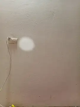 sara-xx online show from 15, 12, 2025