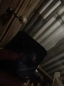 Isabella Hillss online show from 11, 2, 2026