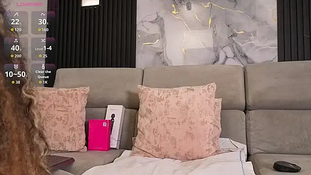 Snapshot of zendayavg chatting on 2, 2, 2026 zendayavg online show from 2, 2, 2026