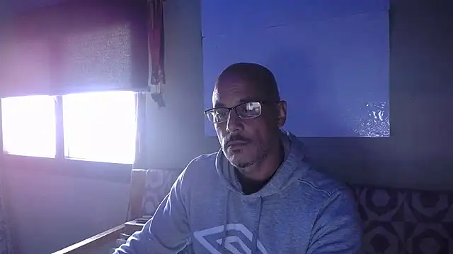 Snapshot of Marck_80 chatting on 14, 11, 2025 Marck 80 online show from 14, 11, 2025