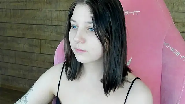 Snapshot of TinnaBurton chatting on 10, 2, 2026 TinnaBurton online show from 10, 2, 2026