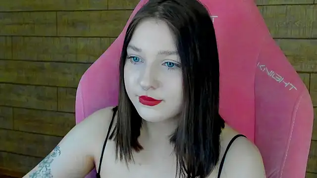 Snapshot of TinnaBurton chatting on 19, 2, 2026 TinnaBurton online show from 19, 2, 2026