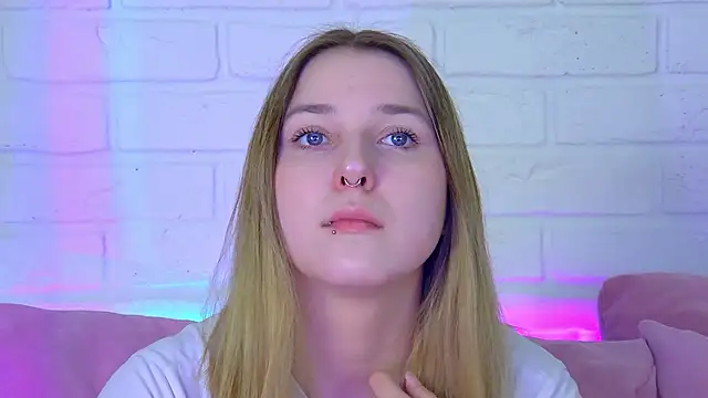 Snapshot of TinnaBurton chatting on 16, 3, 2026 TinnaBurton online show from 16, 3, 2026