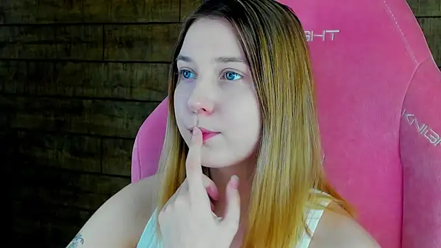 Snapshot of TinnaBurton chatting on 17, 3, 2026 TinnaBurton online show from 17, 3, 2026