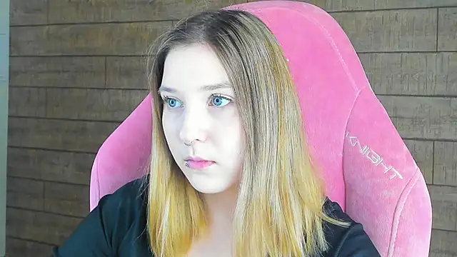 Snapshot of TinnaBurton chatting on 18, 3, 2026 TinnaBurton online show from 18, 3, 2026