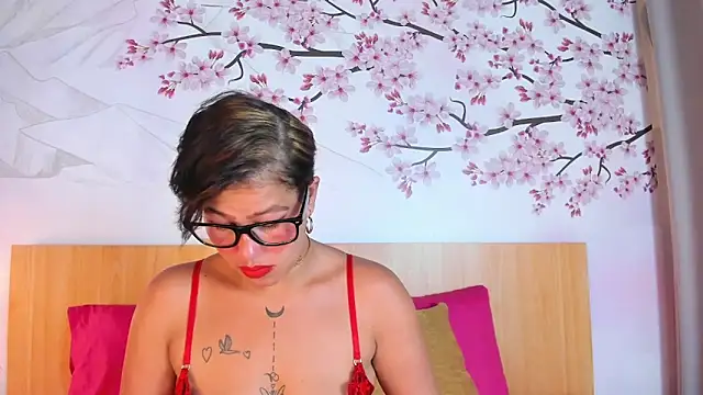Laura Torress online show from 27, 5, 2026
