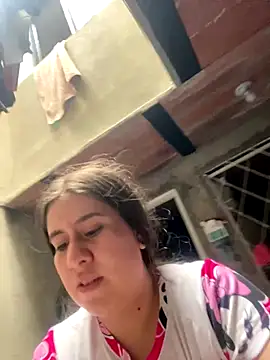 Scarlett Noire outdoors online show from 21, 11, 2025