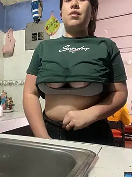 Scarlett Noire outdoors online show from 26, 11, 2025