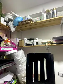 Scarlett Noire outdoors online show from 17, 12, 2025