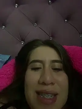 Scarlett Noire outdoors online show from 20, 12, 2025