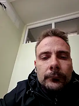 Snapshot of Gregorywhitelegs chatting on 22, 4, 2026 Gregorywhitelegs online show from 22, 4, 2026