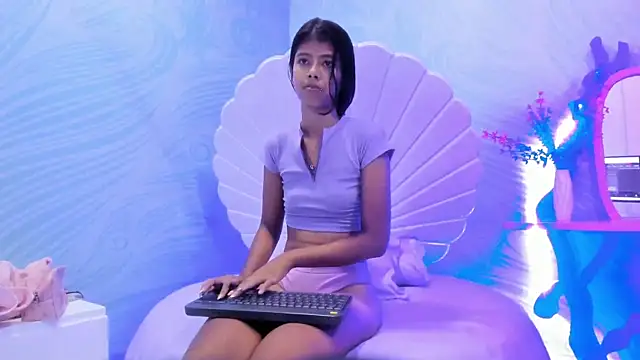 Snapshot of arietta_skinny chatting on 27, 11, 2025 arietta skinny online show from 27, 11, 2025