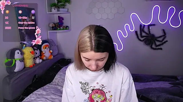 Emmie shy online show from 13, 4, 2026