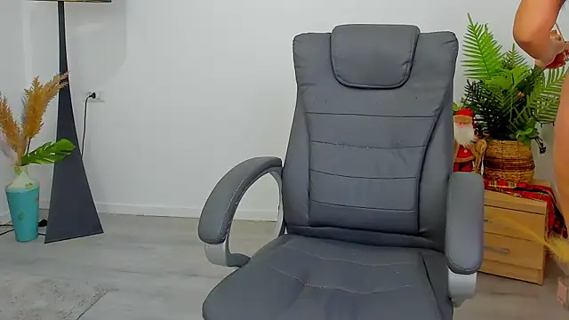 Carla Devon online show from 23, 12, 2025