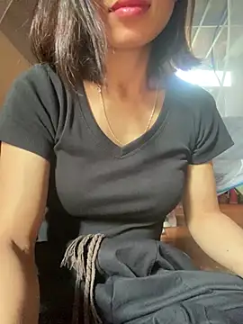 Snapshot of Trangbabylove chatting on 4, 7, 2026 Trangbabylove online show from 4, 7, 2026