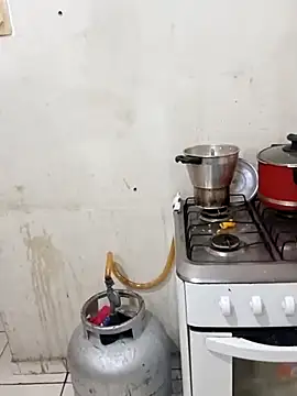 putinha  esthefany online show from 18, 11, 2025