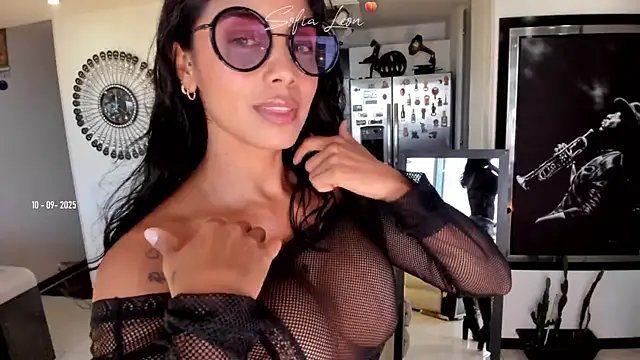 Snapshot of sofiasexhot chatting on 10, 9, 2025 sofiasexhot online show from 10, 9, 2025