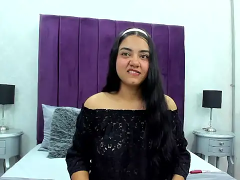 Snapshot of SalomeLee chatting on 17, 11, 2025 SalomeLee online show from 17, 11, 2025