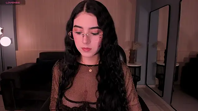 HaileyRoss  online show from 19, 6, 2026
