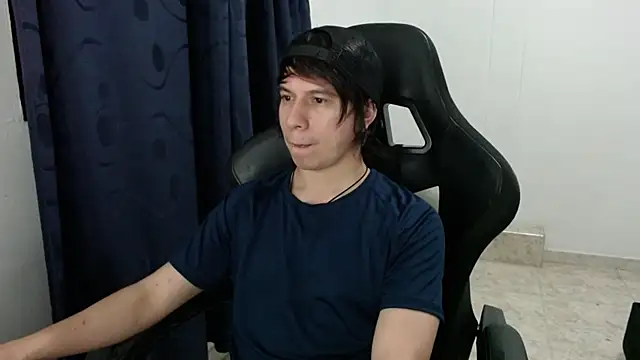 Snapshot of Daniell_Young chatting on 18, 11, 2025 Daniell Young online show from 18, 11, 2025