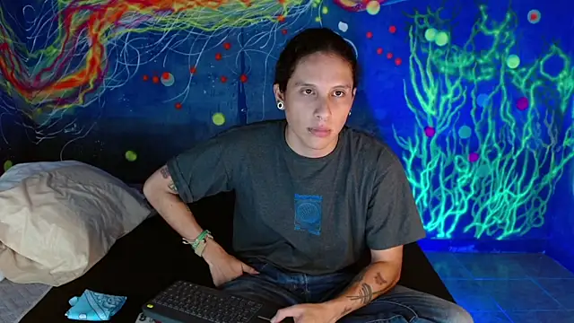 Snapshot of alan_dominat chatting on 18, 11, 2025 alan dominat online show from 18, 11, 2025