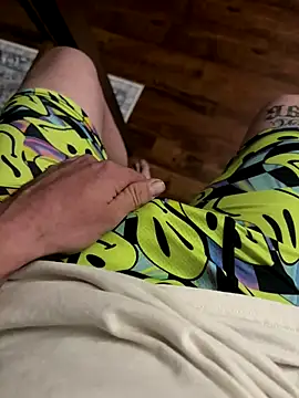 Snapshot of Skaterboy678 chatting on 15, 11, 2025 Skaterboy678 online show from 15, 11, 2025