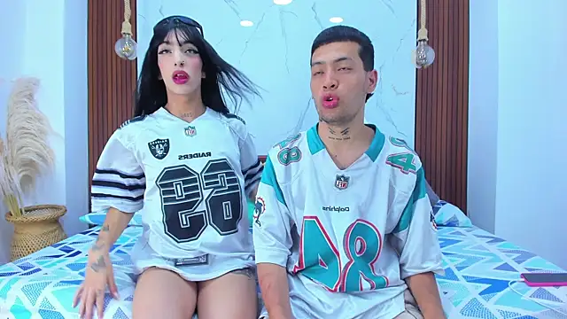 Snapshot of Loversinfire2 chatting on 18, 11, 2025 Loversinfire2 online show from 18, 11, 2025