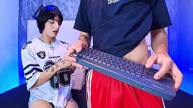 Snapshot of Loversinfire2 chatting on 13, 12, 2025 Loversinfire2 online show from 13, 12, 2025