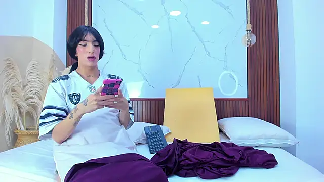 Snapshot of Loversinfire2 chatting on 19, 12, 2025 Loversinfire2 online show from 19, 12, 2025