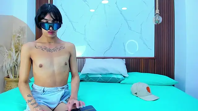 Snapshot of Loversinfire2 chatting on 21, 12, 2025 Loversinfire2 online show from 21, 12, 2025