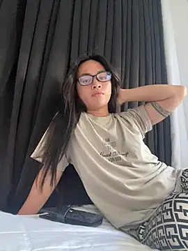 hugecockhiraya online show from 11, 2, 2026