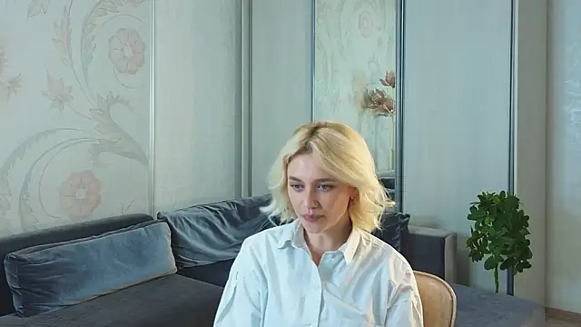 Snapshot of DesireFrost chatting on 20, 11, 2025 DesireFrost online show from 20, 11, 2025