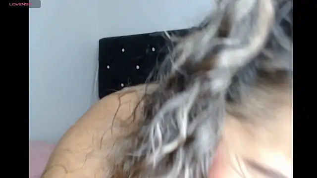 pamela Tiny online show from 9, 5, 2026