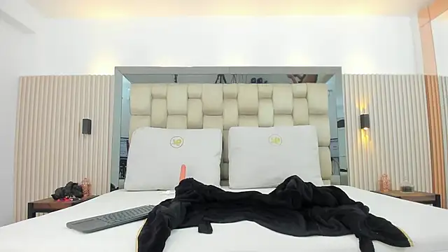 noah pariss online show from 4, 12, 2025